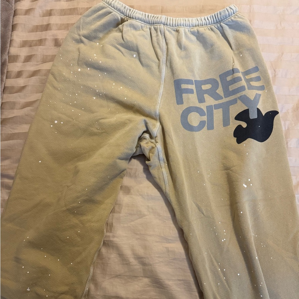Freecity sweatpants. Size M. Gently worn.